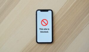 Block Web­sites in Chrome on iPhone